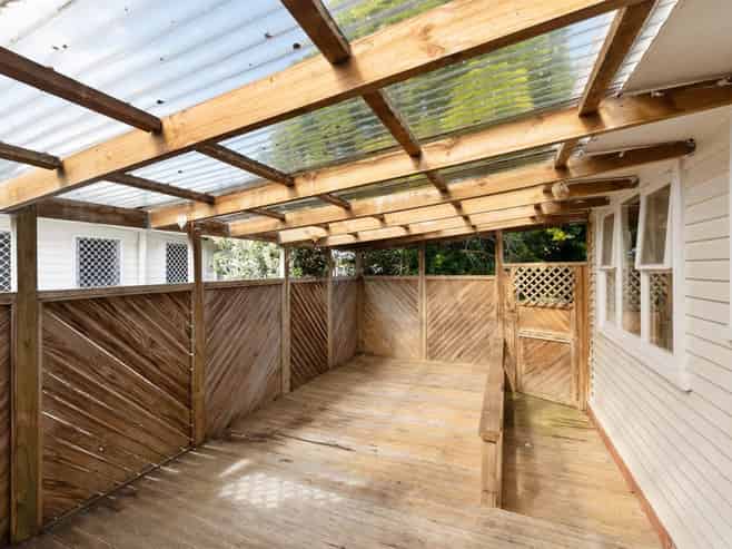 18 Bridge Avenue, Te Atatu South