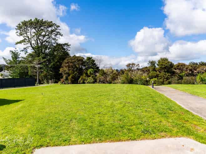 11 Manaaki Circle, Paparoa