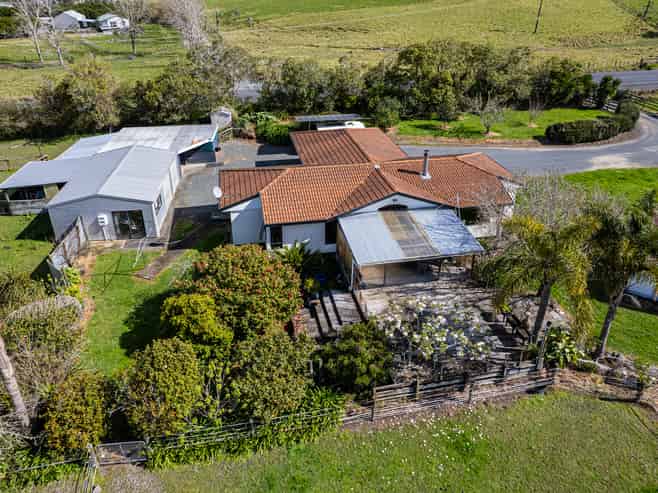 386 Otaika Valley Road, Otaika