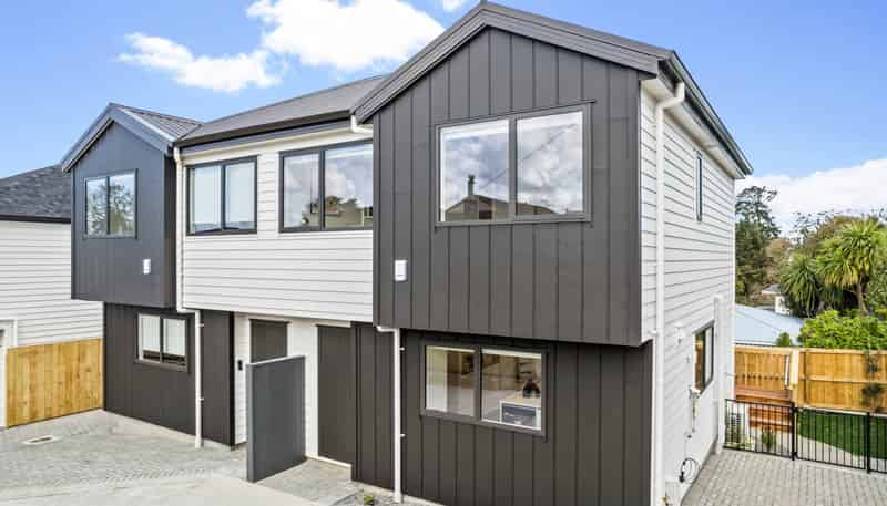 8A Ayrton Street, Te Atatu South