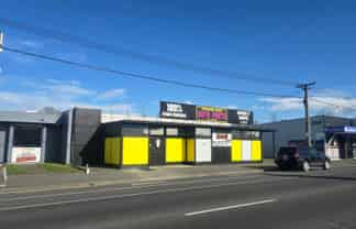 Standalone Retail/Showroom Building