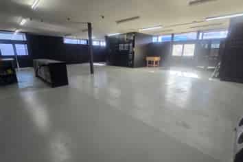 Standalone Retail/Showroom Building