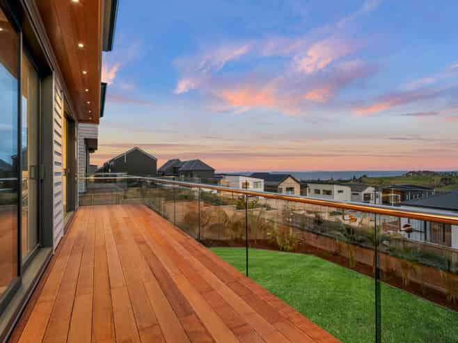 5 Koheru Place, Long Bay