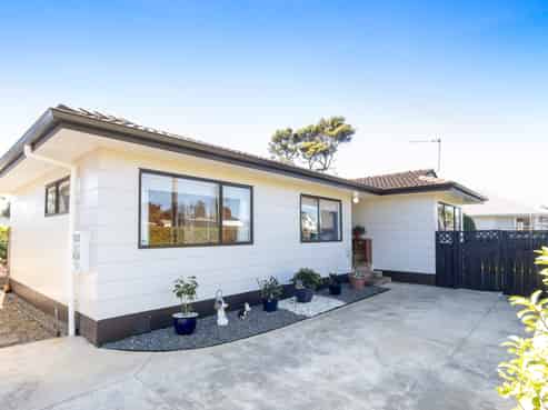 121 Godley Road, Green Bay