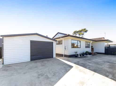 121 Godley Road, Green Bay