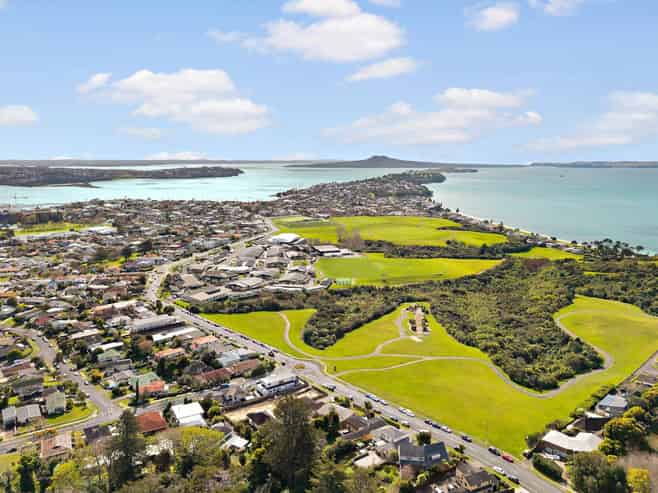 105 Macleans Road, Bucklands Beach