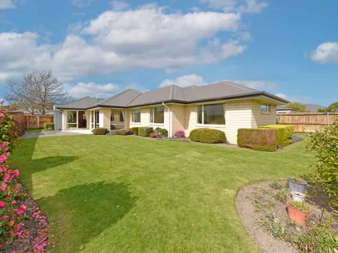 15 Palm Drive, Shirley