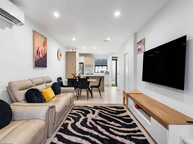 16 Rorida Lane, Flat Bush