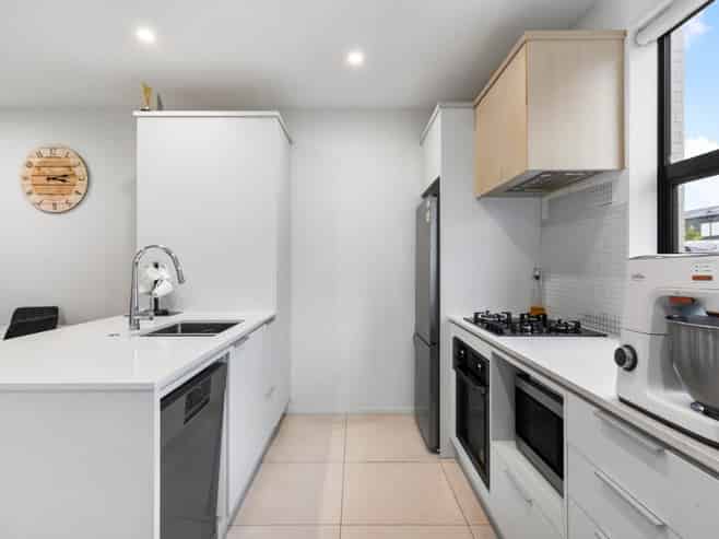 16 Rorida Lane, Flat Bush