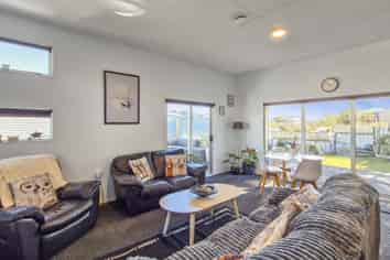25 Hall Place, Foxton Beach