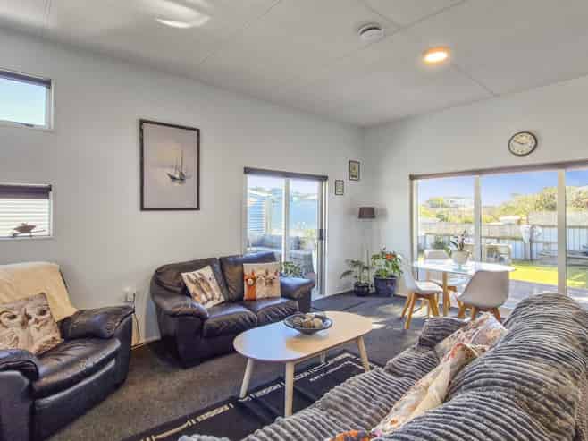 25 Hall Place, Foxton Beach
