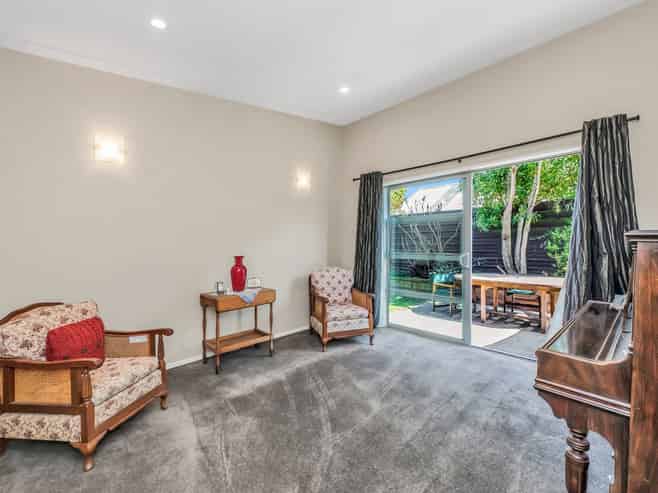 8B Taiaroa Place, Southbridge