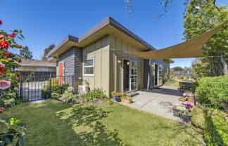 8B Taiaroa Place, Southbridge