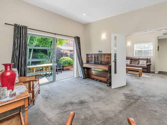 8B Taiaroa Place, Southbridge