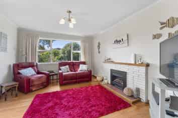 4 Kowhai Street, Otaki Beach