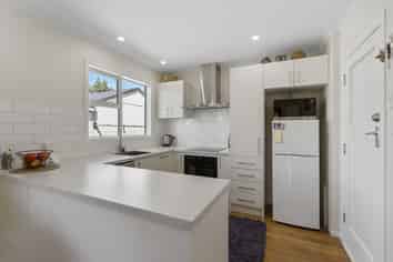 4 Kowhai Street, Otaki Beach