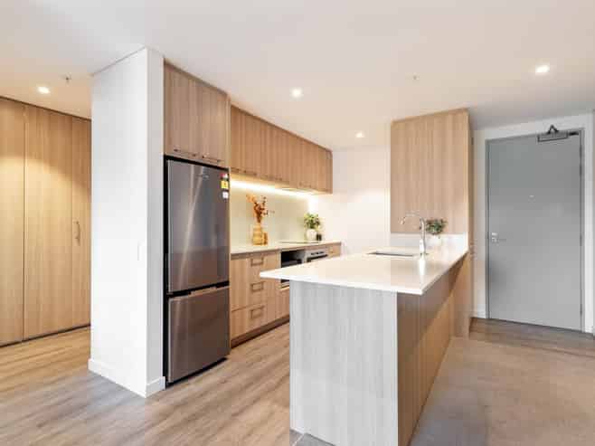 504/10 Copper Beech Avenue, Queenstown