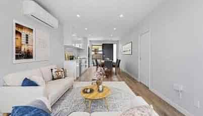 7/8 Bagnall Avenue, Point England