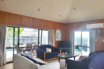 169 Kowhai Avenue, Matarangi