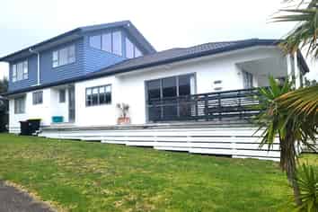 169 Kowhai Avenue, Matarangi