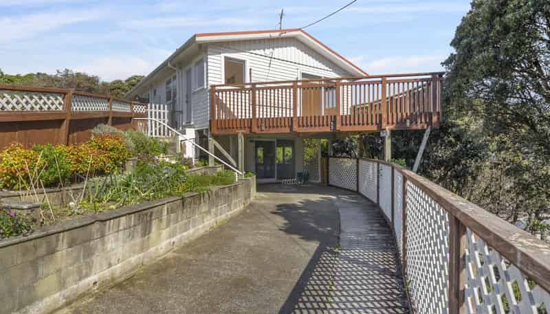 10 Greenview Way, Miramar