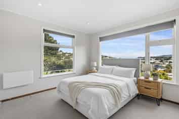 10 Greenview Way, Miramar