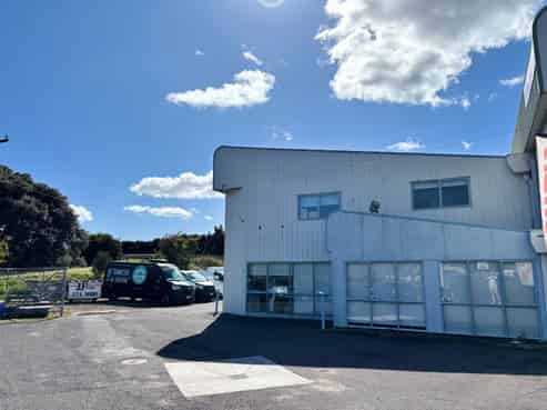 High-profile Jellicoe Street location!