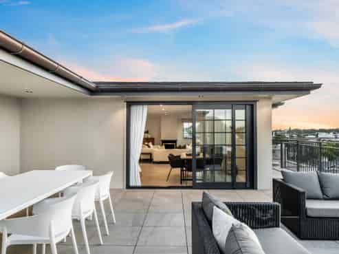 10/2 Bassett Road, Remuera