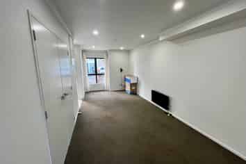 3/3 Wallson Crescent, Wiri