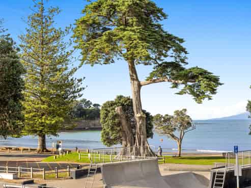 2/6 Beach Front Lane, Browns Bay
