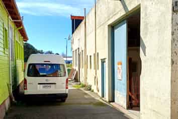 Workshop + Car Parking - 267m2