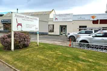 Workshop + Car Parking - 267m2