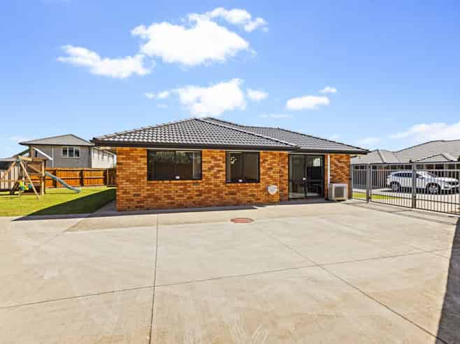 7 Reward Place, Mangere