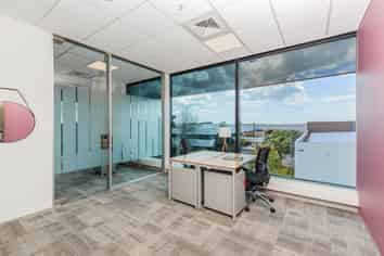 CONVENIENT CO-WORKING ON CONSTELLATION
