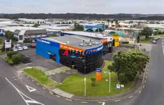 Premium Road Front Trade Retail/Showroom