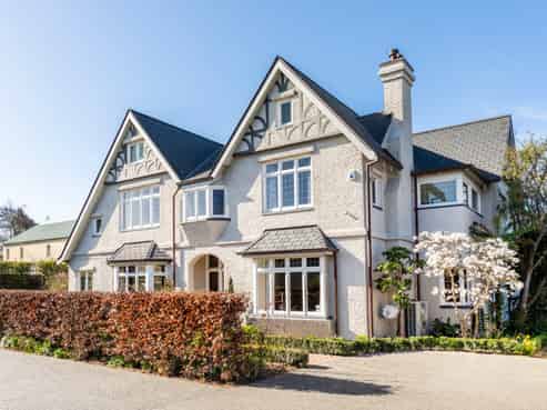 39 Holly Road, Merivale