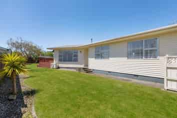 17 Abraham Crescent, Milson