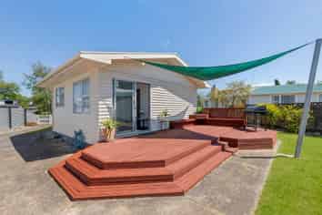 17 Abraham Crescent, Milson
