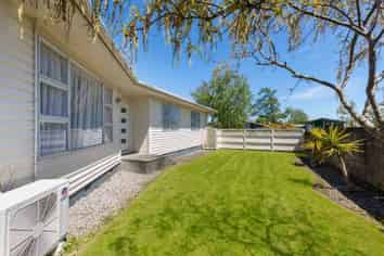 17 Abraham Crescent, Milson