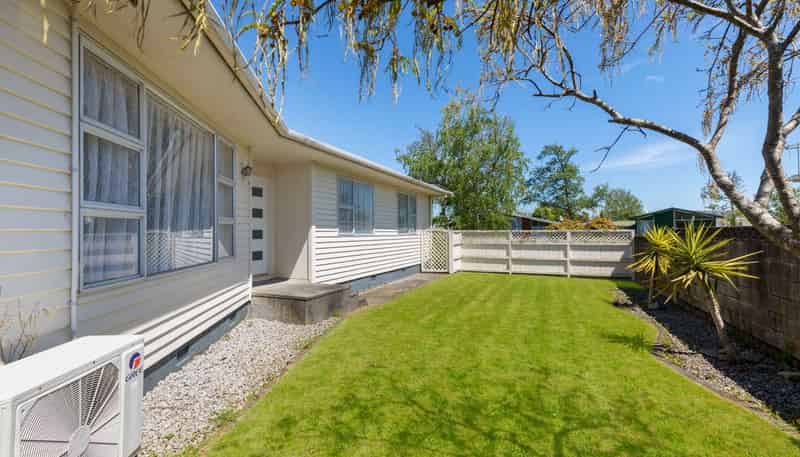17 Abraham Crescent, Milson