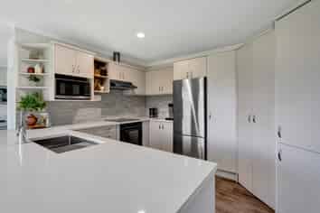 43 Lincoln East Road, Inglewood