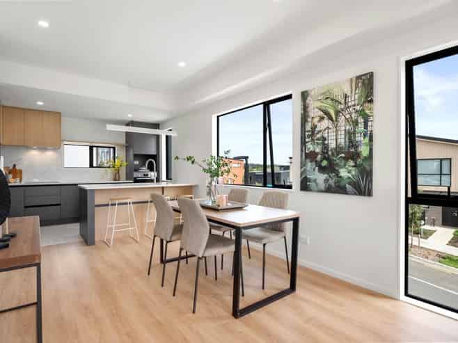  19 Papatahi Lane, Flat Bush