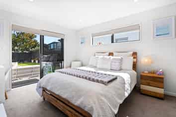 21A Kingsbridge West, Burwood