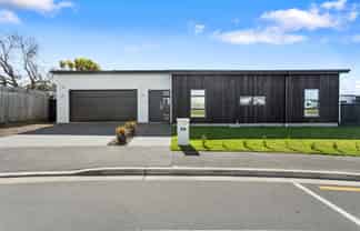 21A Kingsbridge West, Burwood