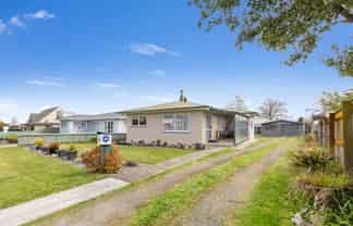 38 Tennyson Crescent, Stoke