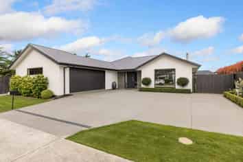 18 Broomleigh Drive, ROLLESTON