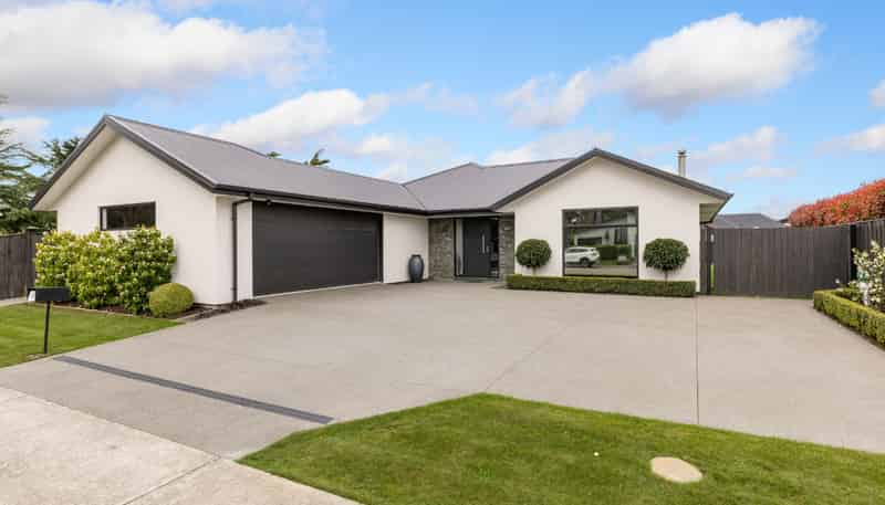 18 Broomleigh Drive, ROLLESTON