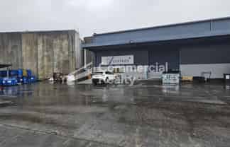 High Stud 960 Sqm In Mt Wellington