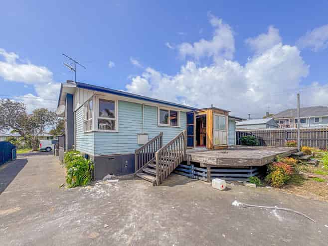 43 Sandbrook Avenue, Otara
