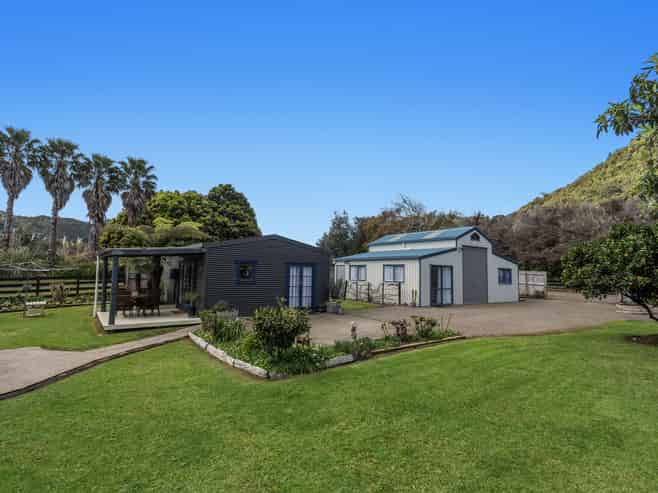 8366 State Highway 35, Waihau Bay